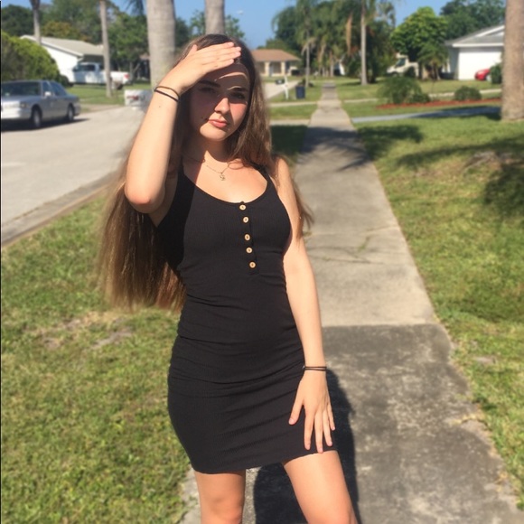 Meet your Posher, Nathalie - Picture 2 of 4